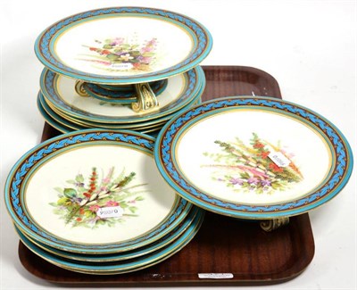 Lot 471 - A Worcester part dinner service