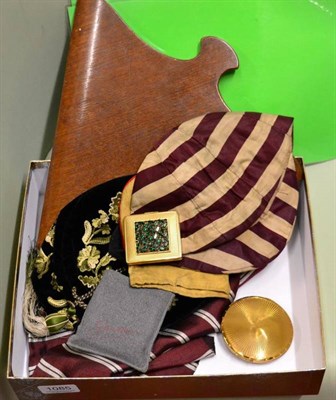 Lot 1085 - Treen implement, smokers cap, sports cap and scarf