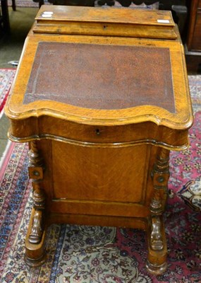 Lot 1533 - Victorian oak Davenport