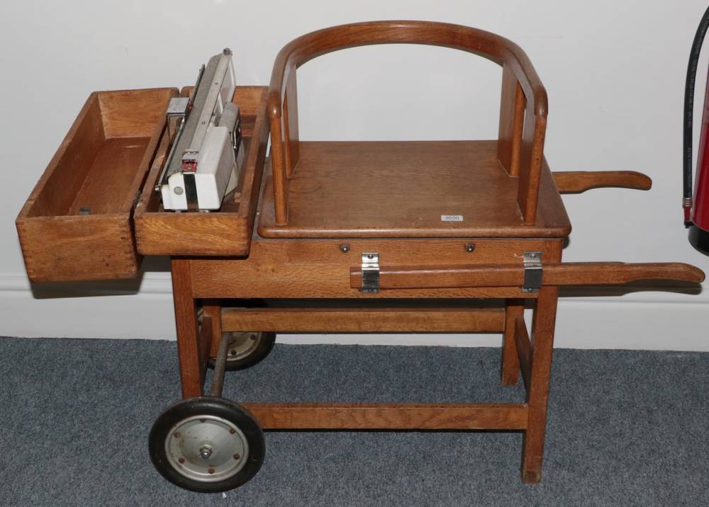 Lot 3030 - A Set of Portable Oak Jockey Scales by Avery Birmingham, weighs up to 20 stones