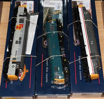 Lot 3198 - Bachmann OO Gauge Diesel Locomotives 32404 Class 25 D7667, 32380 Class 37 Tre Pol and Pen and 32378