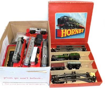 Lot 3216 - Hornby O Gauge Goods Set No.30 with c/w 0-4-0 BR 45746 locomotive and two wagons (G-E box G-F)...