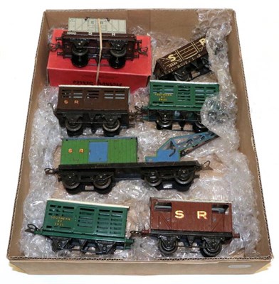 Lot 3223 - Hornby O Gauge Southern Railway Wagons two Milk Traffic, Cattle, Flat truck with Ventilated...