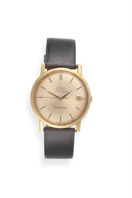 Lot 2215 - A Gold Plated Automatic Calendar Centre Seconds Wristwatch, signed Omega, model: Constellation,...