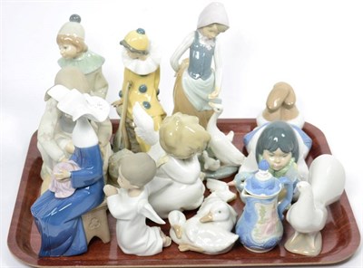 Lot 111 - A tray of Lladro and Nao figures (some a.f.)