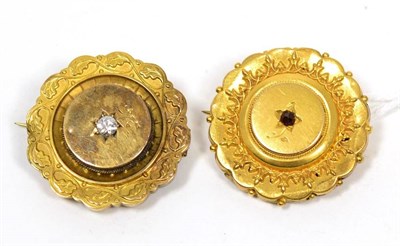 Lot 226 - A Victorian diamond set target brooch, with an oak leaf motif frame, estimated diamond weight...