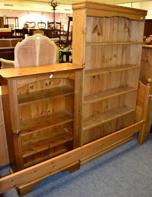 Lot 1118 - Two open bookshelves