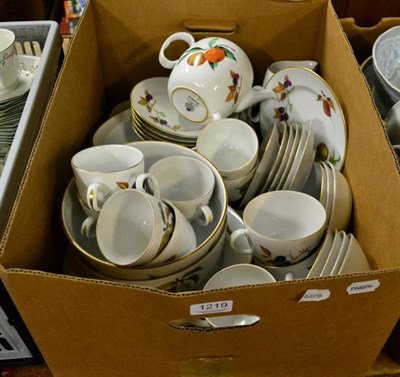 Lot 1219 - A quantity of Royal Worcester Evesham pattern dinner and teaware