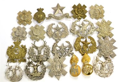 Lot 84 - A Collection of Twenty One Scottish Glengarry Badges, including brass 93rd Sutherland...