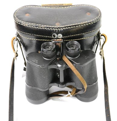 Lot 264 - A German Third Reich Pair of Cold Weather Binoculars by Ernst Leitz, marked Dienstglas 10X50,...