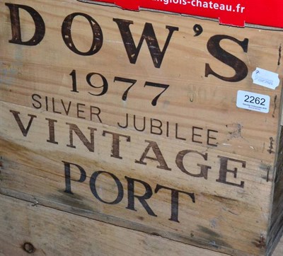 Lot 2262 - Dow's Silver Jubilee Vintage Port 1977 5 bottles
