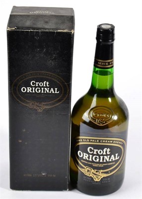 Lot 2303 - Assorted wines to include Croft Original Fine Old Pale Cream Sherry with embossed 'Croft' logo with