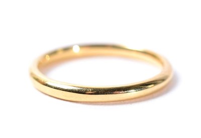 Lot 272 - An 18 carat gold band ring, finger size N, 2.6g