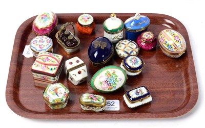 Lot 352 - A group of 20th Century Limoges porcelain trinket boxes