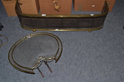 Lot 1139 - A quantity of fireside implements, fender and a coal bucket