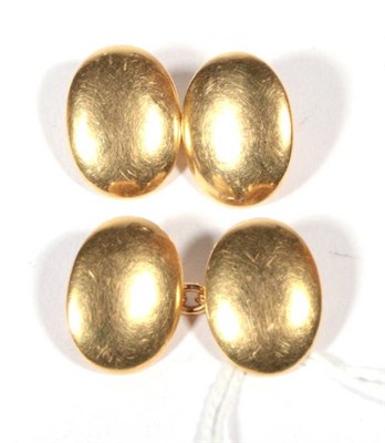Lot 236 - ~ A pair of 18 carat gold double oval chain linked cufflinks, 16.5g