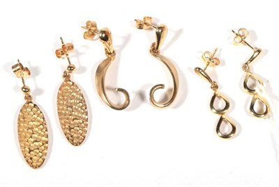 Lot 282 - Four pairs of 9 carat gold drop earrings, with post fittings (4)