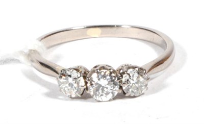 Lot 501 - A diamond three stone ring, total estimated diamond weight 0.65 carat approximately, finger size K