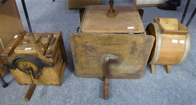 Lot 1253 - ~ A late 19th/early 20th century Bradford's patent box churn with removable lid, pivoting...