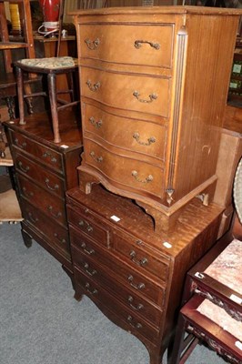 Lot 1328 - A mahogany and crossbanded five drawer straight fronted chest; a four drawer straight fronted chest