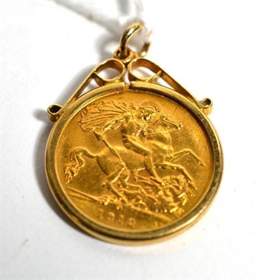 Lot 65 - A half sovereign in a 9 carat gold mount, dated 1912