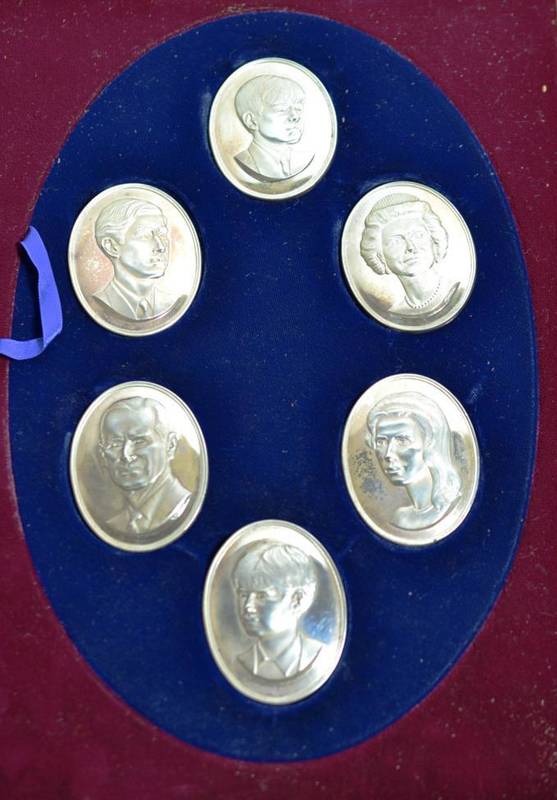 Lot 150 - John Pinches cased set of silver Royal Family cameo hallmarked medals 1972