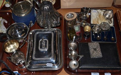 Lot 321 - A group of assorted silver items to include: a filigree card case; a set of four circular open...