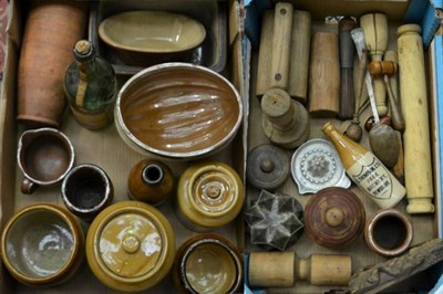 Lot 1099 - A collection of kitchenalia and other associated items, to include treen, moulds; stoneware...