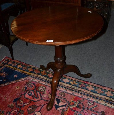 Lot 1221 - A Mid-Georgian mahogany tripod table