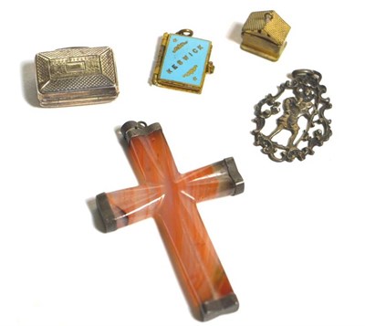 Lot 81 - Antique silver vinaigrette, St Christopher pendant, agate cross, pigsty charm, and Keswick...