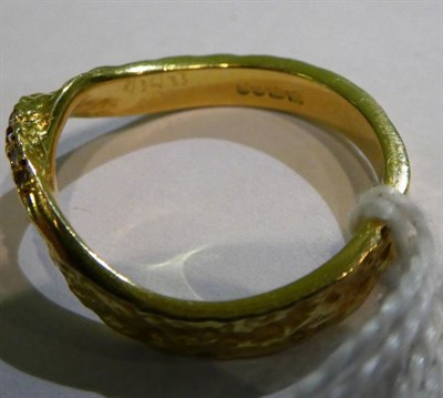 Lot 98 - An 18 carat gold diamond set ring by David Thomas (a.f.) TN/019