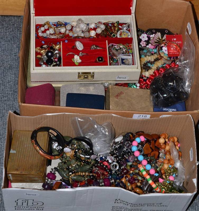 Lot 218 - A large quantity of assorted costume jewellery and watches