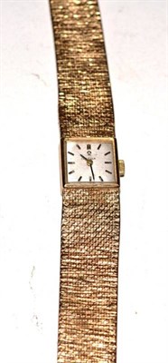 Lot 278 - A lady's 9 carat gold wristwatch, signed Omega