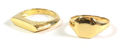 Lot 93 - Two 18 carat gold signet rings, finger sizes L1/2 and Q1/2 (2)