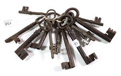 Lot 158 - A bunch of 18th century and later keys