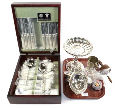 Lot 166 - Assorted silver and plated wares including a modern Arthur Price of England canteen;a plated...