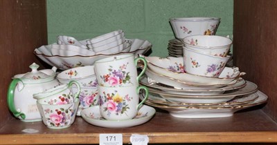 Lot 171 - A quantity of Royal Crown Derby ''Derby Posies'' dishes etc