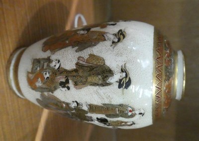 Lot 289 - A Chinese blue and white snuff bottle of rouleau form, seal marks to base, dragon design, 9cm...