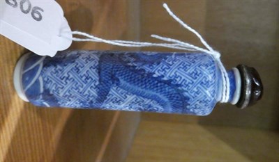 Lot 289 - A Chinese blue and white snuff bottle of rouleau form, seal marks to base, dragon design, 9cm...