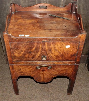 Lot 1322 - A George III mahogany commode