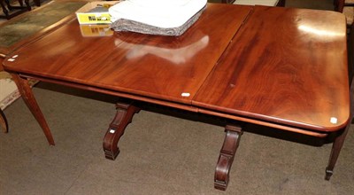 Lot 1373 - A Victorian mahogany extending dining table (with one additional leaf)