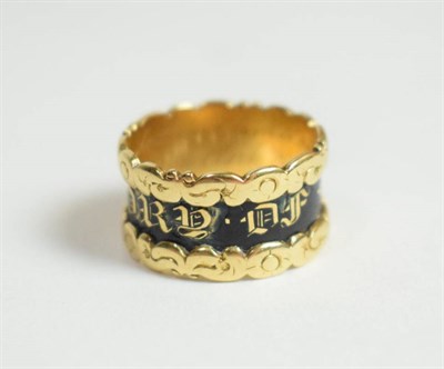 Lot 27 - A William IV 18 carat gold mourning ring, makers mark WP, London 1830, inscribed to the...