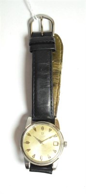 Lot 44 - A stainless steel automatic calendar wristwatch, signed Omega, Seamaster