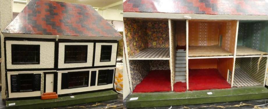 Lot 1035 - A dolls house and furniture
