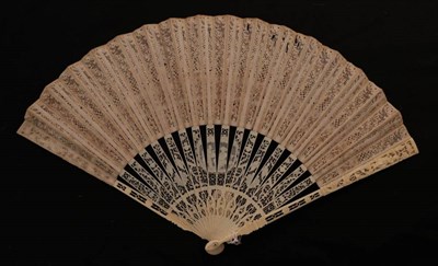 Lot 2012 - An Elegant Mid-18th Century Ivory Fan, the monture carved and pierced, the gorge with carved...