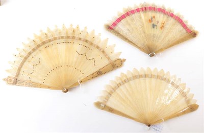 Lot 2034 - Three Early 19th Century Horn Brisé Fans, the first with alternate gothic style sticks and rounded