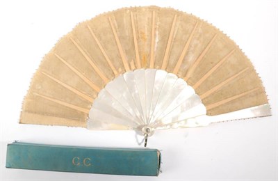 Lot 2170 - A Late 19th Century Lace Fan, the leaf of Brussels bobbin appliqué backed with gauze, mounted...
