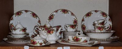 Lot 133 - A Royal Albert Old Country Roses pattern dinner/tea service