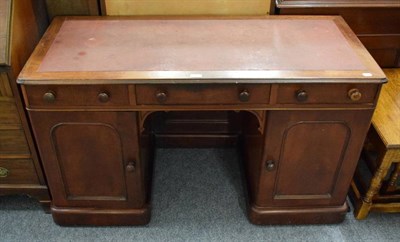 Lot 1203 - A Victorian mahogany pedestal desk