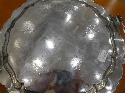 Lot 32 - A George IV Scottish Silver Salver, Robert Gray & Son, Glasgow 1820, shaped circular with shell and